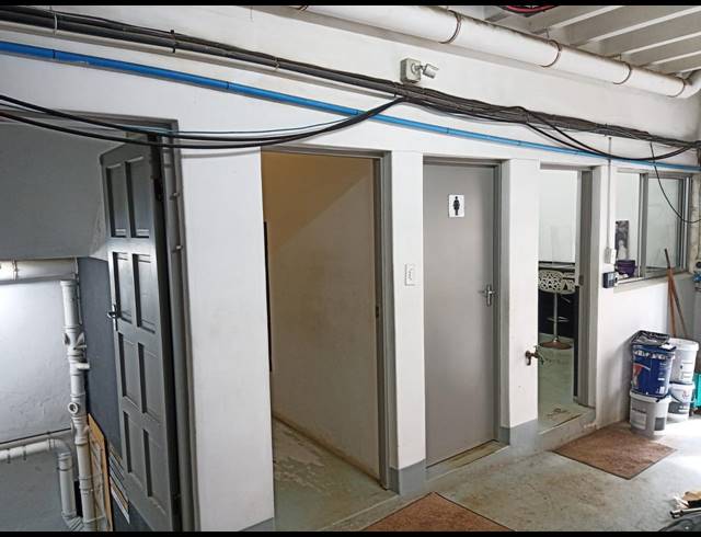 900M² BUILDING FOR SALE IN WINDERMERE